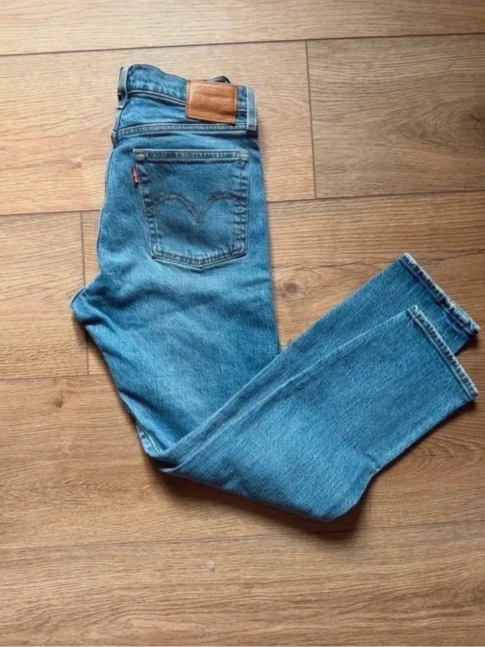 Levi's Medium Blue Cropped Women's Jeans